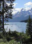Jasper Maligne Lake mountains